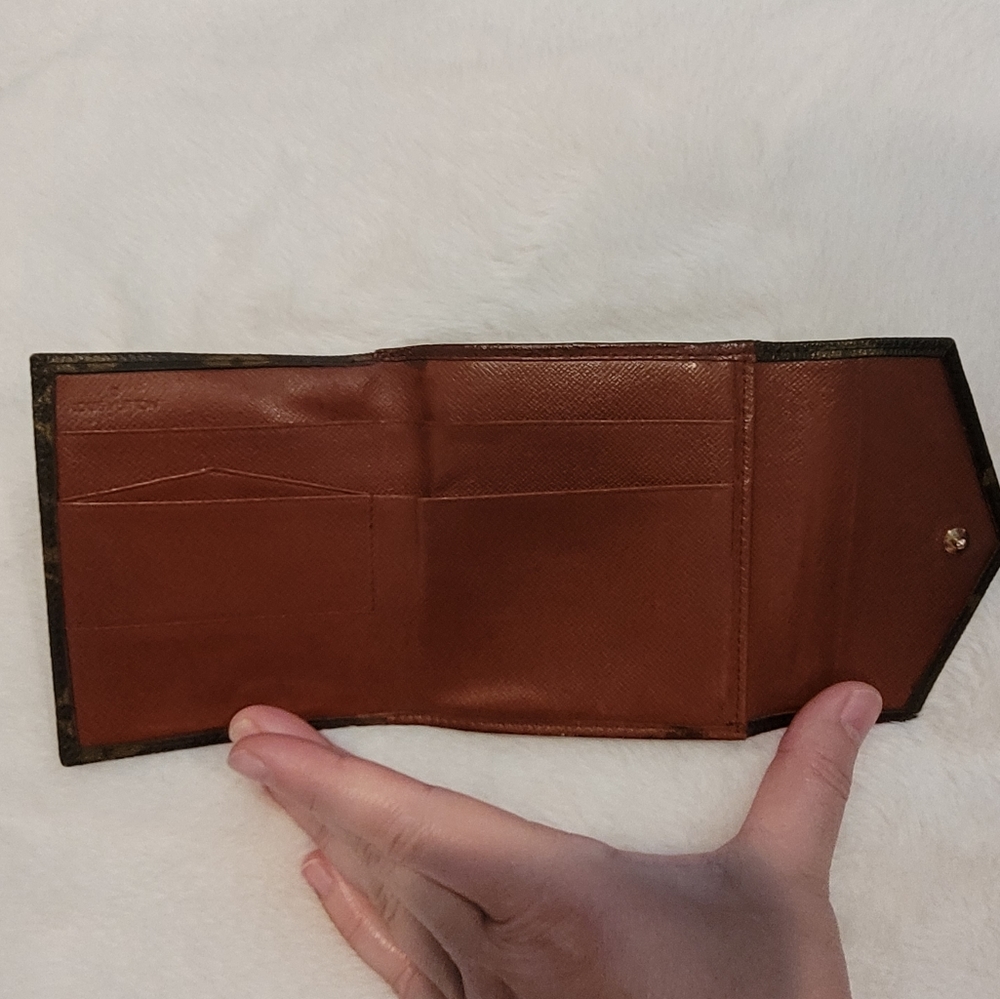 Authentic Louis Vuitton Small Monogram Wallet - Picture 3 of 11